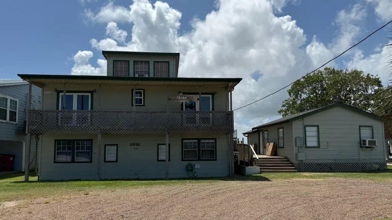 Drake Lodge-Front-IMG_0371
